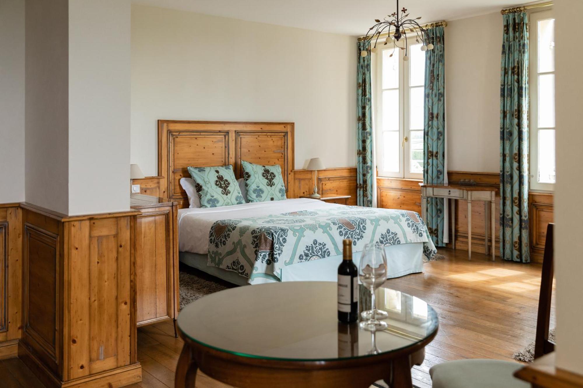 ピュイスガン シャトー ド モル Bed & Breakfast エクステリア 写真